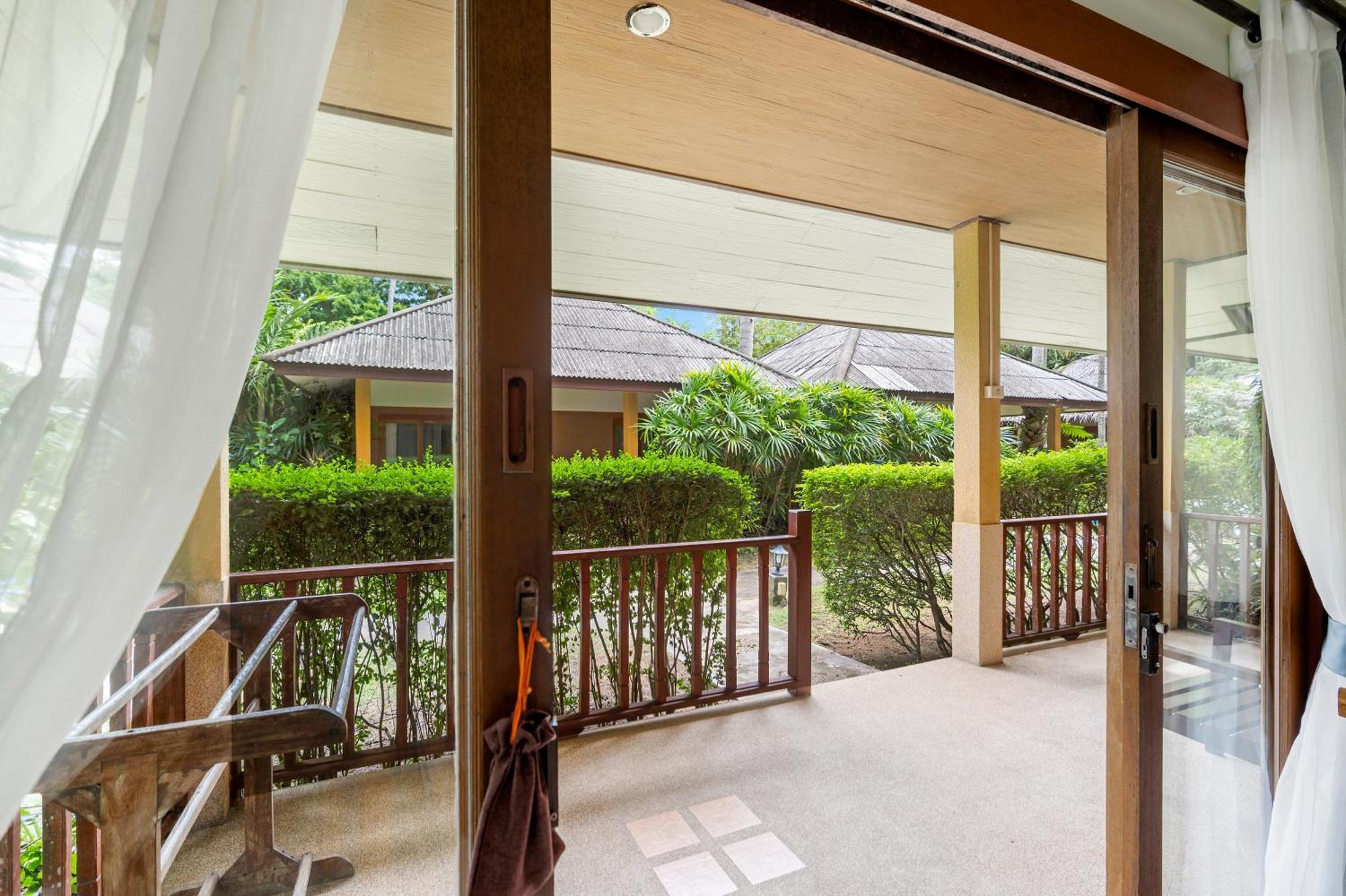Anahata Resort Lipa Noi Exterior photo