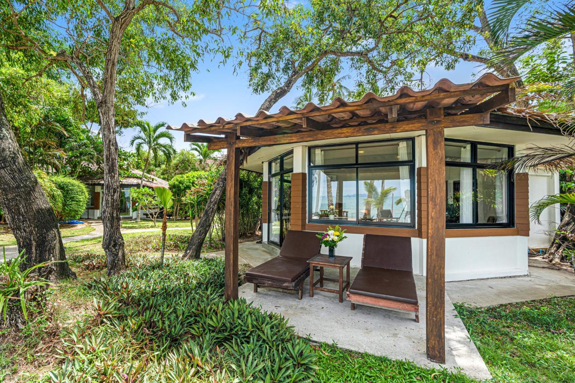 Anahata Resort Lipa Noi Exterior photo