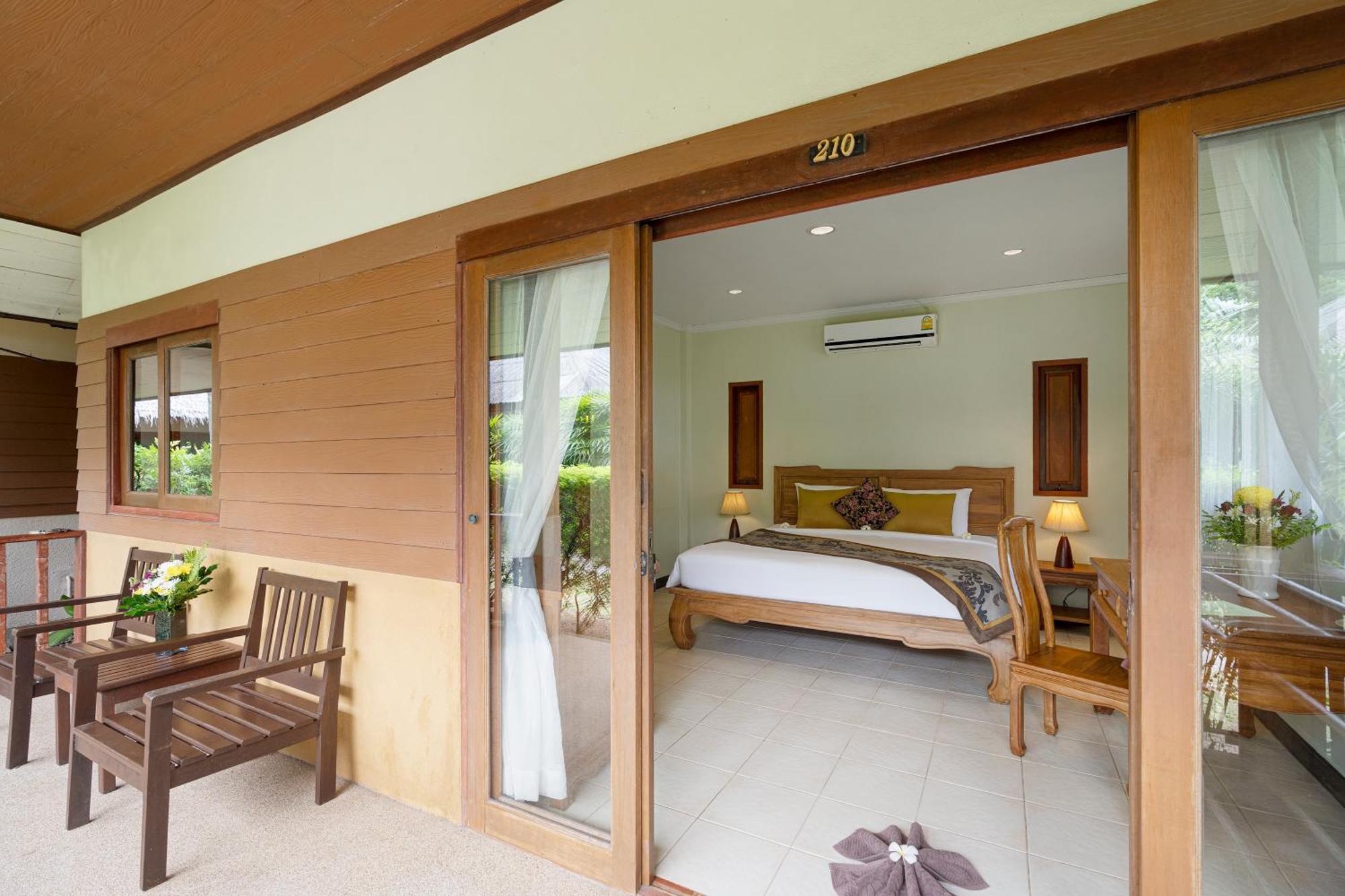 Anahata Resort Lipa Noi Exterior photo